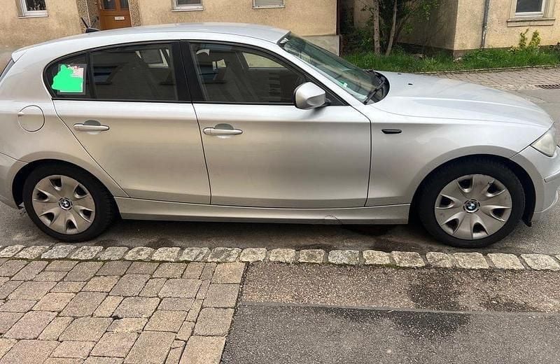 Usata BMW 116 122 CV (89 kW) 2010 Argento Utilitaria