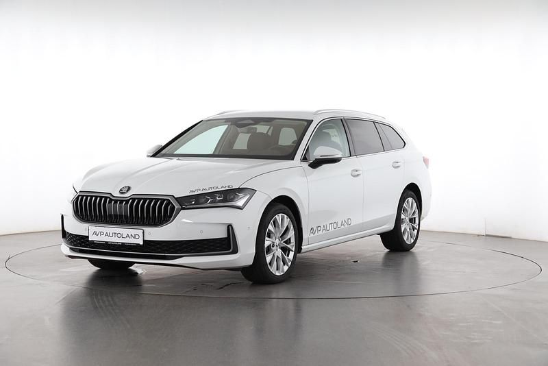 Purity weiss Gebraucht 2024 Skoda Superb Selection Kombi | 38.489 € - Bild 1/4