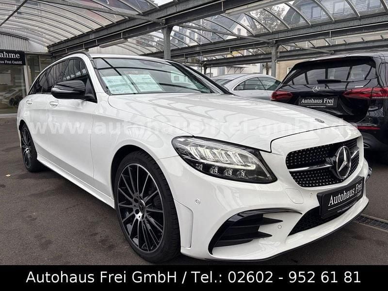 Weiß Gebraucht 2019 Mercedes C160 AMG Coupé | 20.990 € (Fairer Preis) - Bild 1/4