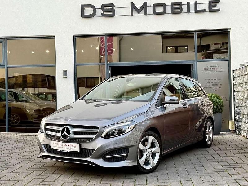 Grau Gebraucht 2015 Mercedes 200 Urban Kombi | 15.900 € (Etwas zu teuer) - Bild 1/4