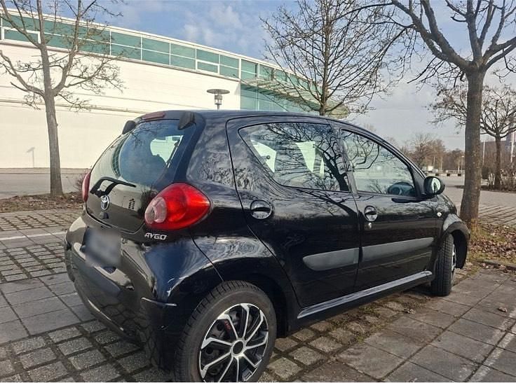 Gebraucht Toyota Aygo 68 PS (50 kW) 2006 Schwarz Kleinwagen