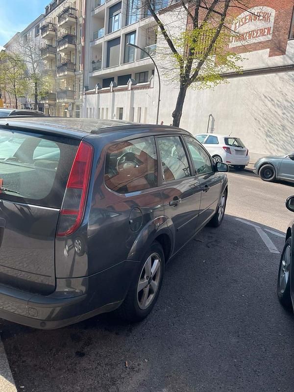 Second-hand Ford Focus 101 CP (74 kW) 2006 Gri Break