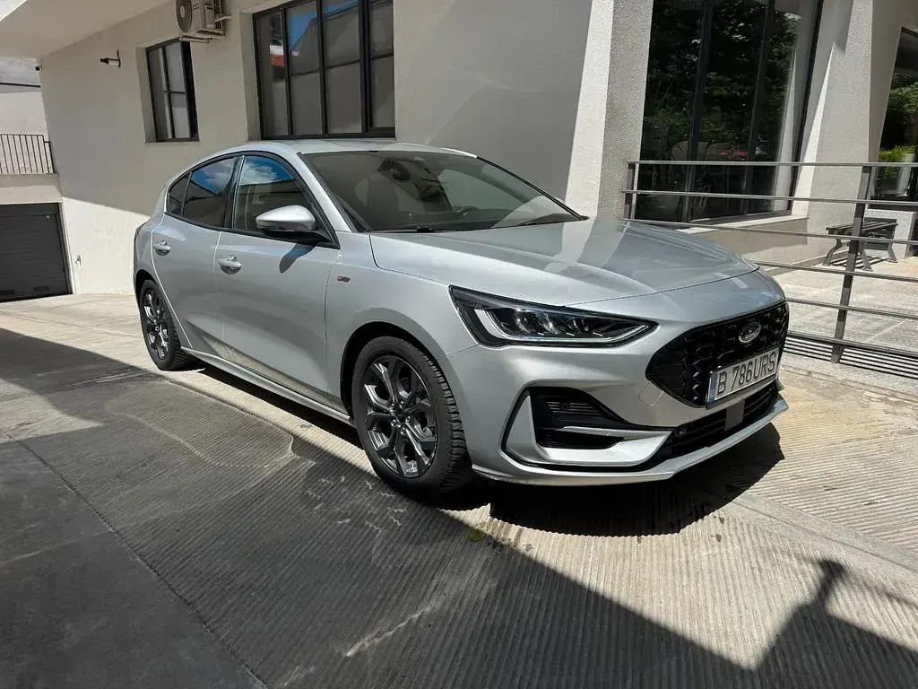 Gebraucht Ford Focus ST-Line 116 PS (85 kW) 2025 Silber Limousine