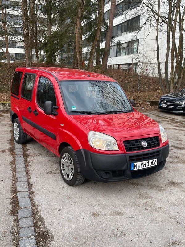 Gebraucht Fiat Doblò Emotion 77 PS (56 kW) 2009 Rot Van / Kleinbus