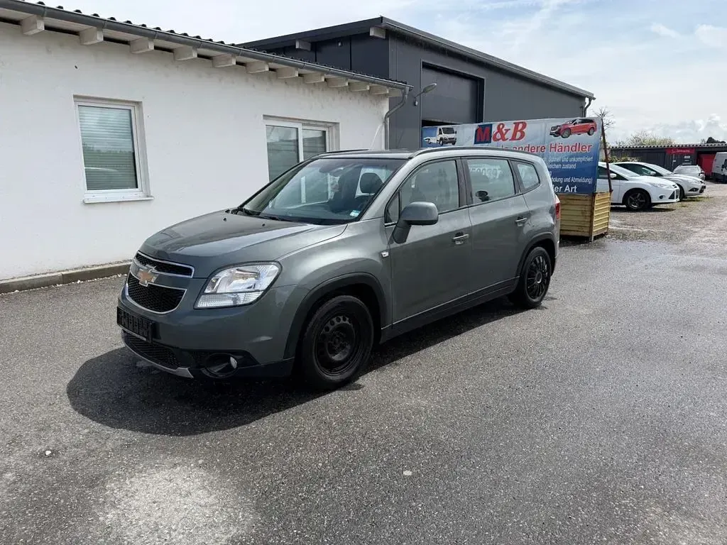 Usado Chevrolet Orlando LT 141 HP (103 kW) 2011 Cinzento Monovolume
