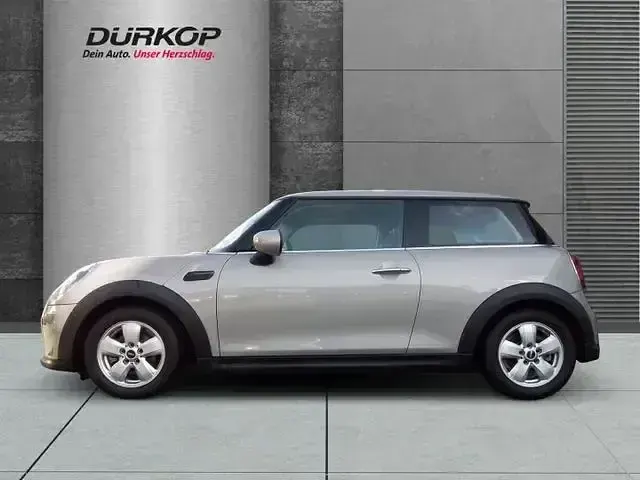 Gebraucht Mini ONE Classic 102 PS (75 kW) 2022 Rooftop grey metallic Kleinwagen