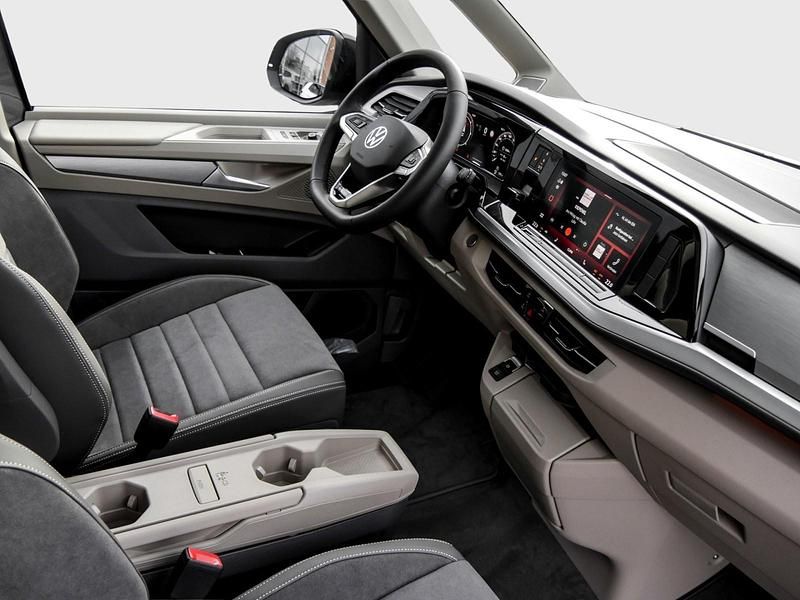 Neu VW Multivan 150 PS (110 kW) 2026 Grau Van