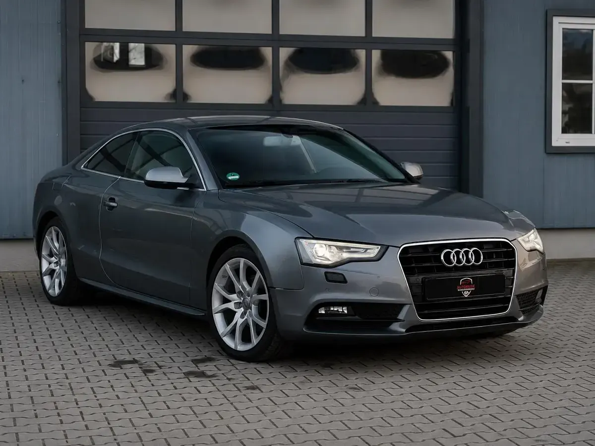 Gebraucht Audi A5 Design 177 PS (130 kW) 2012 Grau Coupé