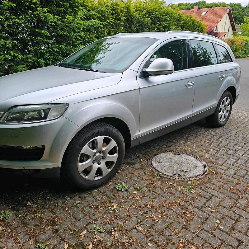 Silber Gebraucht 2009 Audi Q7 SUV | 12.750 € (Guter Preis) - Bild 1/3