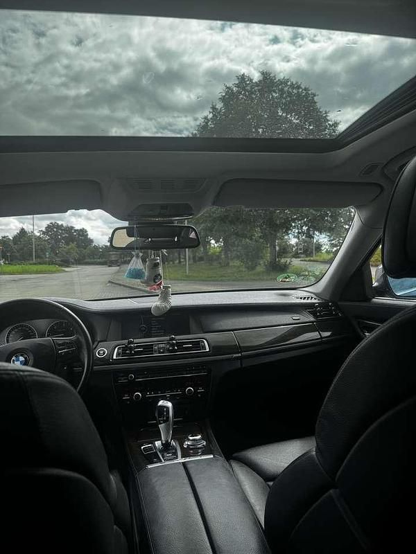 Second-hand BMW 730L 245 CP (180 kW) 2012 Berlinǎ