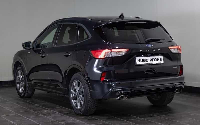 Gebraucht Ford Kuga ST-Line 120 PS (88 kW) 2023 Agate black SUV