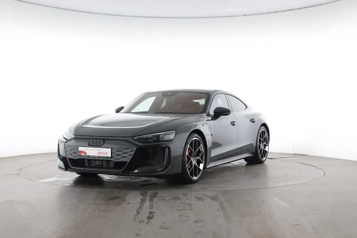 Gebraucht Audi e-tron GT quattro Sport 570 kW (775 PS) 2024 Nimbusgrau perleffekt Limousine