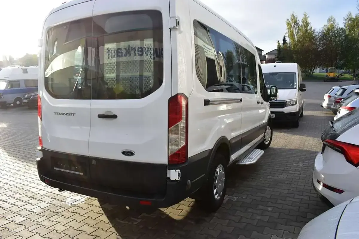 Gebraucht Ford Transit Trend 131 PS (96 kW) 2019 Frostweiß Van / Kleinbus