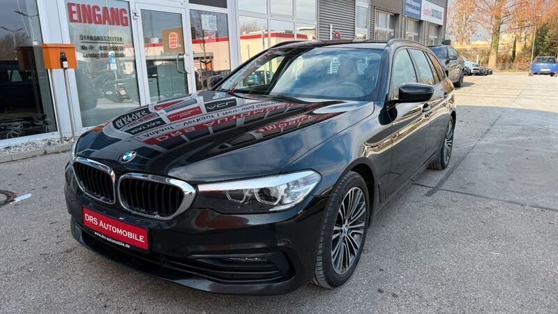 Black sapphire metallic Gebraucht 2020 BMW 530 Sport Line Kombi | 15.400 € (Teuer) - Bild 1/4