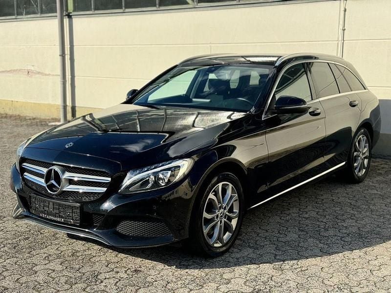 Gebraucht Mercedes C180 116 PS (85 kW) 2017 Schwarz Limousine