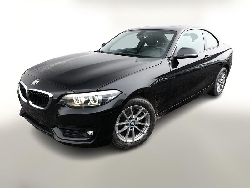 Black sapphire metallic Gebraucht 2019 BMW 218 Advantage | 20.078 € (Fairer Preis) - Bild 1/4