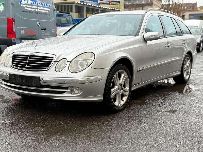 Gebraucht Mercedes E220 150 PS (110 kW) 2004 Brillantsilber  metalliclack Kombi