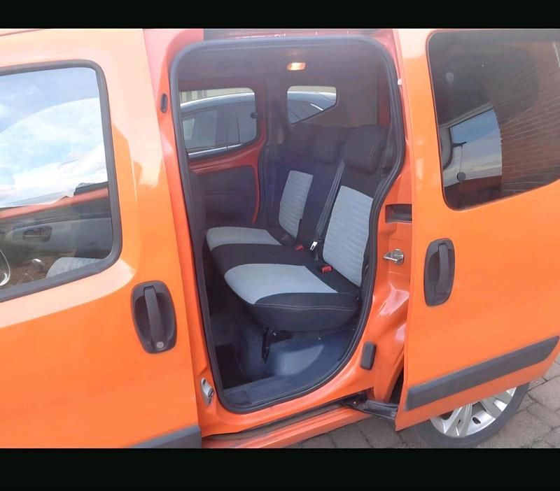 Gebraucht Fiat Qubo Trekking 73 PS (53 kW) 2009 Orange Van / Kleinbus