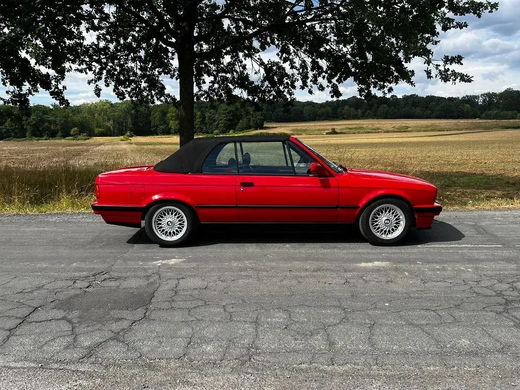 Gebraucht BMW 318 Cabriolet 113 PS (83 kW) 1993 Rot Cabrio