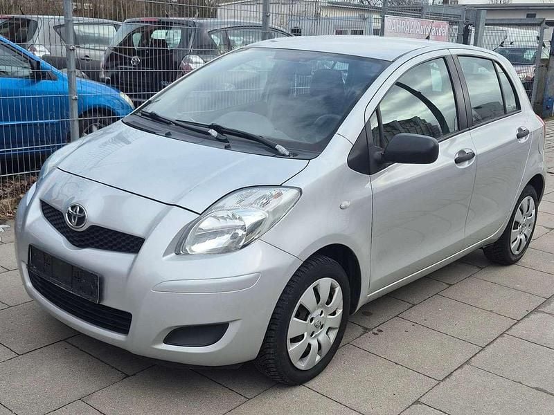 Gebraucht Toyota Yaris Cool 69 PS (50 kW) 2009 Silver mica metallic Kleinwagen