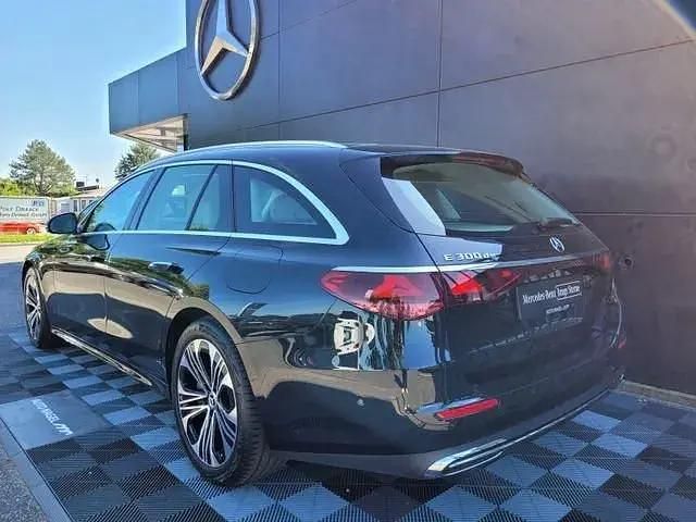 Gebraucht Mercedes E300 Advanced 313 PS (230 kW) 2024 Schwarz Kombi