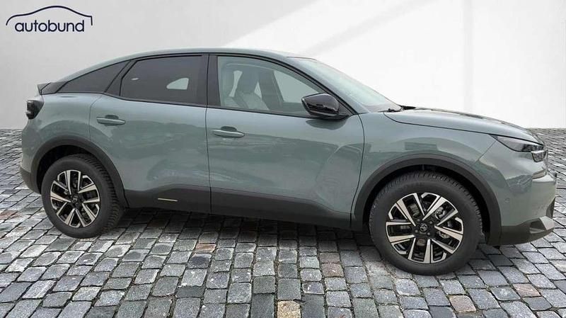 Neu Citroën C4 131 PS (96 kW) 2025 Grün SUV