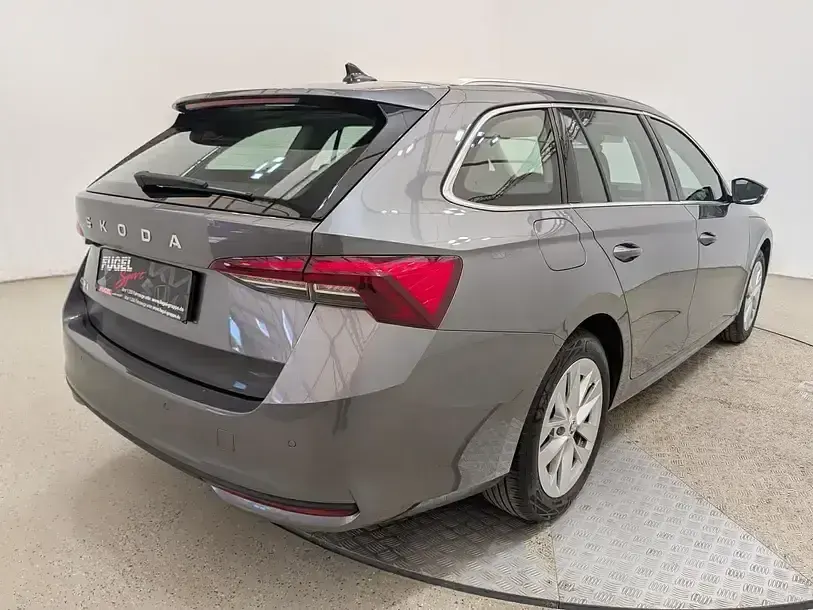Gebraucht Skoda Octavia 150 PS (110 kW) 2024 Graphitegrau metallic Kombi
