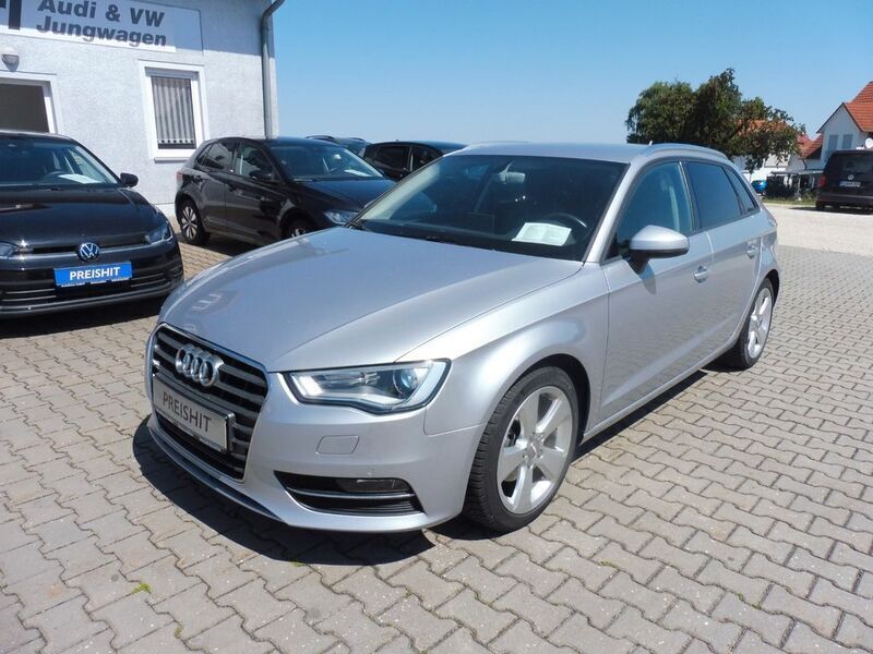 Silber Gebraucht 2015 Audi A3 Sportback Ambition Limousine | 13.980 € (Guter Preis) - Bild 1/4