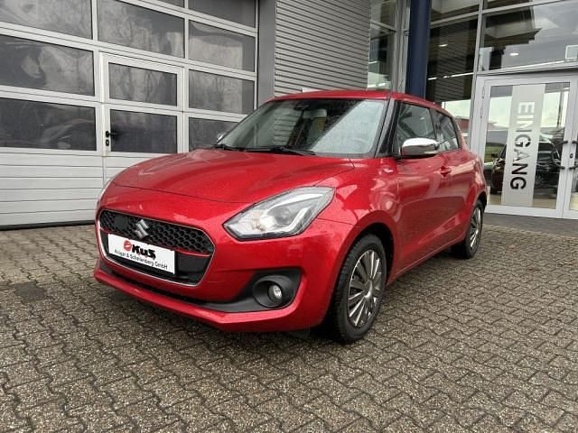 Gebraucht Suzuki Swift Comfort 111 PS (81 kW) 2017 Burning red pearl (metallic) Kleinwagen