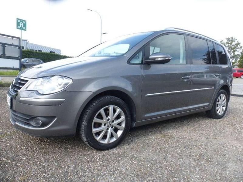 Anthrazitmet. Gebraucht 2010 VW Touran Highline Van / Kleinbus | 5.750 € (Fairer Preis) - Bild 1/4