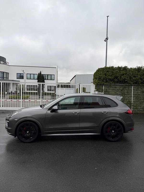 Gebraucht Porsche Cayenne GTS 420 PS (308 kW) 2013 Grau SUV