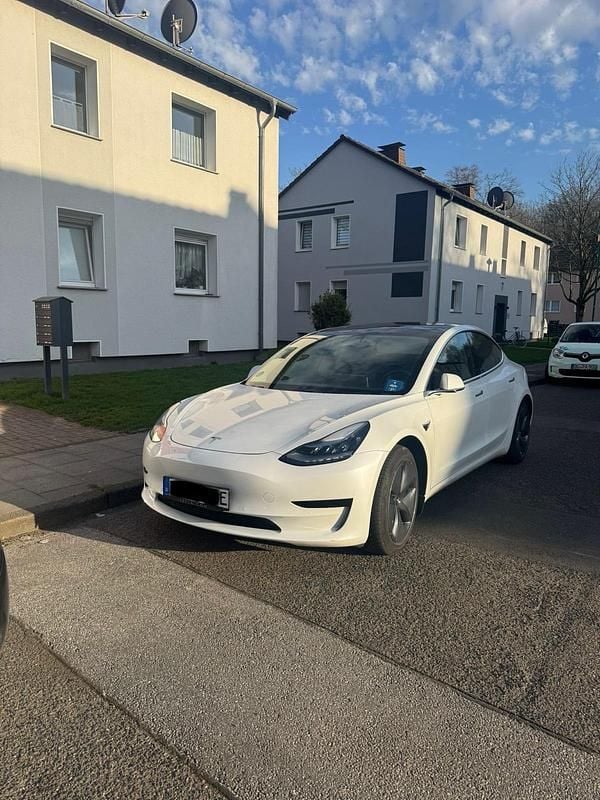 Gebraucht Tesla Model 3 Standard Range Plus 225 kW (306 PS) 2020 Weiß Limousine