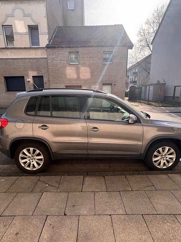 Gebraucht VW Tiguan Track & Field 200 PS (147 kW) 2010 Grau SUV