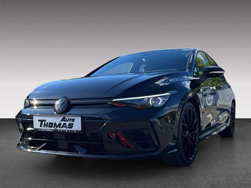 Schwarz (grenadillschwarz metallic) Gebraucht 2024 VW Golf VIII Black Edition Limousine | 56.500 € (Teuer) - Bild 1/4