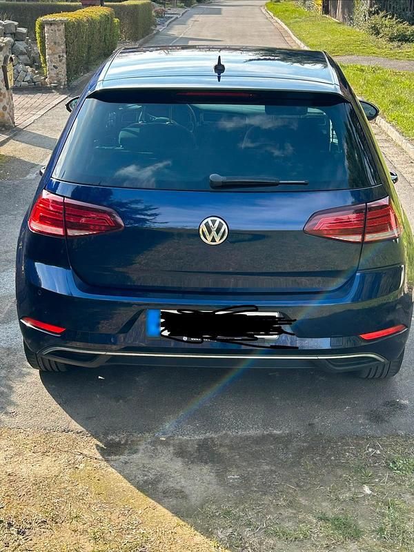 Gebraucht VW Golf VII Join 116 PS (85 kW) 2018 Blau Limousine