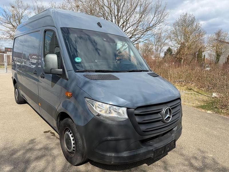 Gebraucht Mercedes Sprinter 143 PS (105 kW) 2021 Grau Van