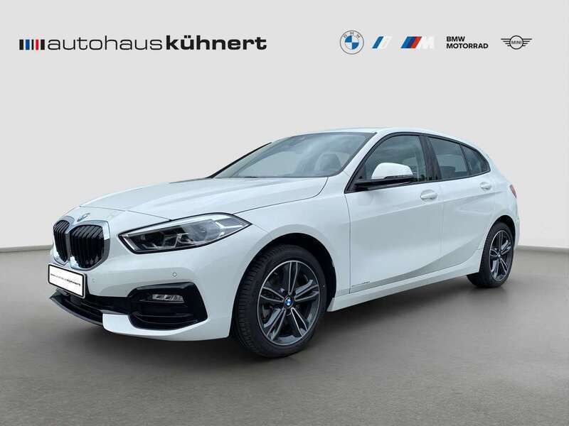 Alpinweiss iii Gebraucht 2024 BMW 118 Sport Line Kleinwagen | 26.655 € (Fairer Preis) - Bild 1/4