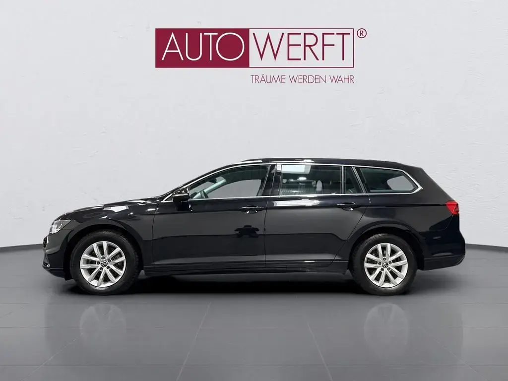 Gebraucht VW Passat Business 150 PS (110 kW) 2023 Schwarz Kombi