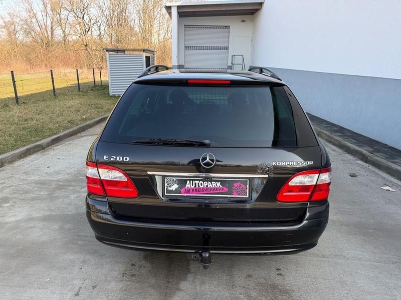 Gebraucht Mercedes E200 163 PS (119 kW) 2005 Schwarz Kombi