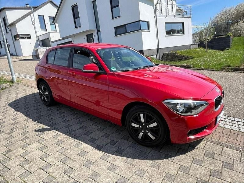 Gebraucht BMW 114 102 PS (75 kW) 2014 Rot Kleinwagen