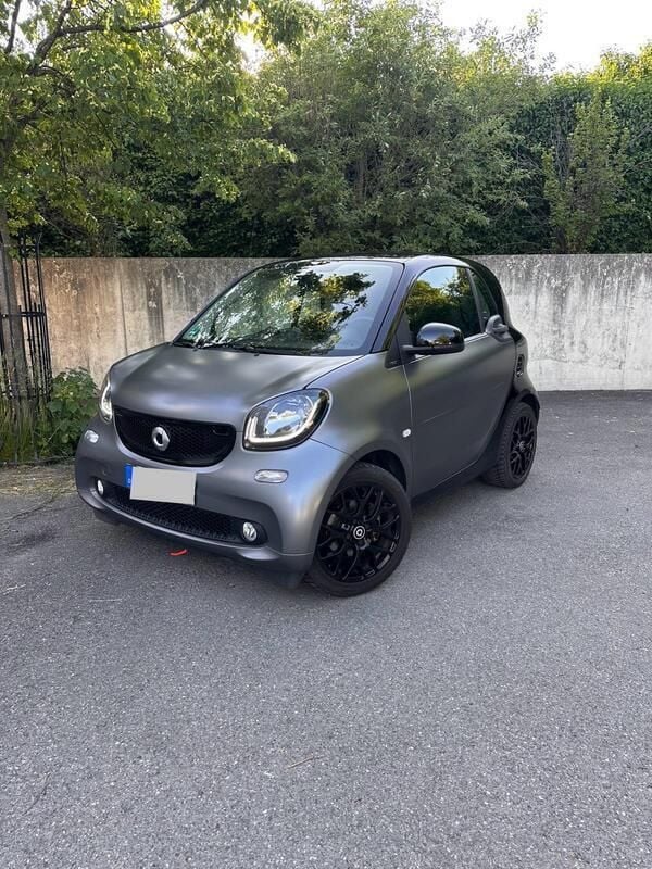 Grau Gebraucht 2016 Smart ForTwo Coupé Prime Kleinwagen | 12.990 € (Fairer Preis) - Bild 1/4