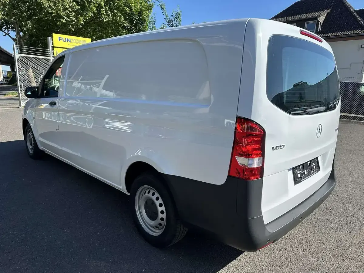 Gebraucht Mercedes Vito 114 PS (83 kW) 2019 Weiß Van