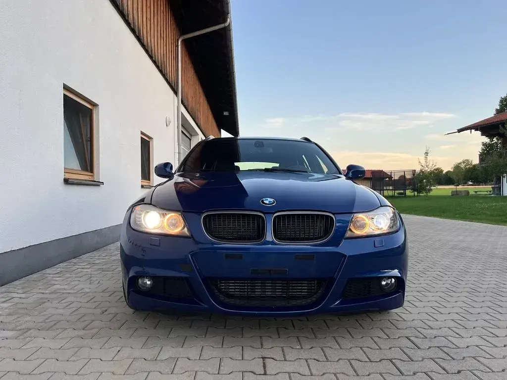 Gebraucht BMW 330 M Sport 245 PS (180 kW) 2011 Blau Kombi