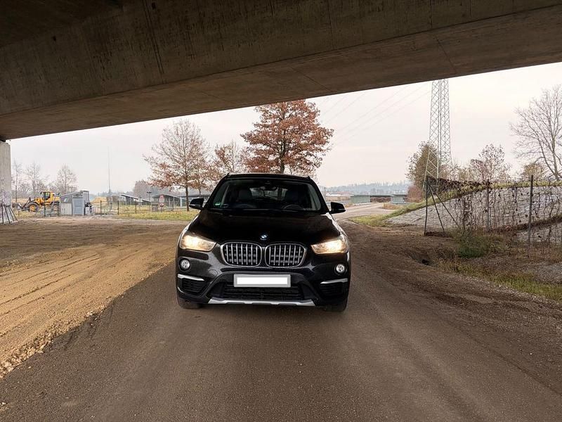 Schwarz Gebraucht 2015 BMW X1 xLine SUV | 17.800 € (Fairer Preis) - Bild 1/4