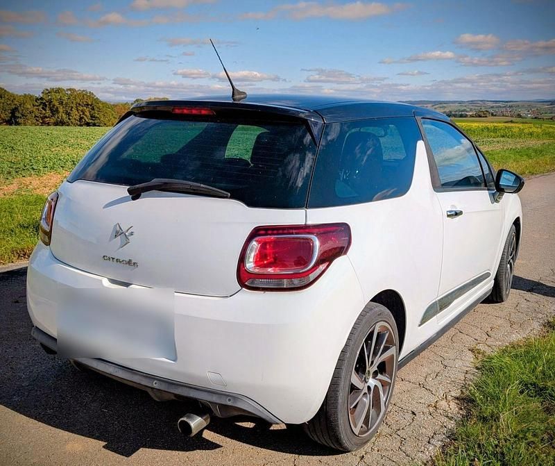 Gebraucht Citroën DS3 So Chic 110 PS (80 kW) 2015 Weiß Kleinwagen