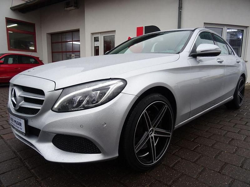 Gebraucht Mercedes C300 245 PS (180 kW) 2015 Silber Limousine