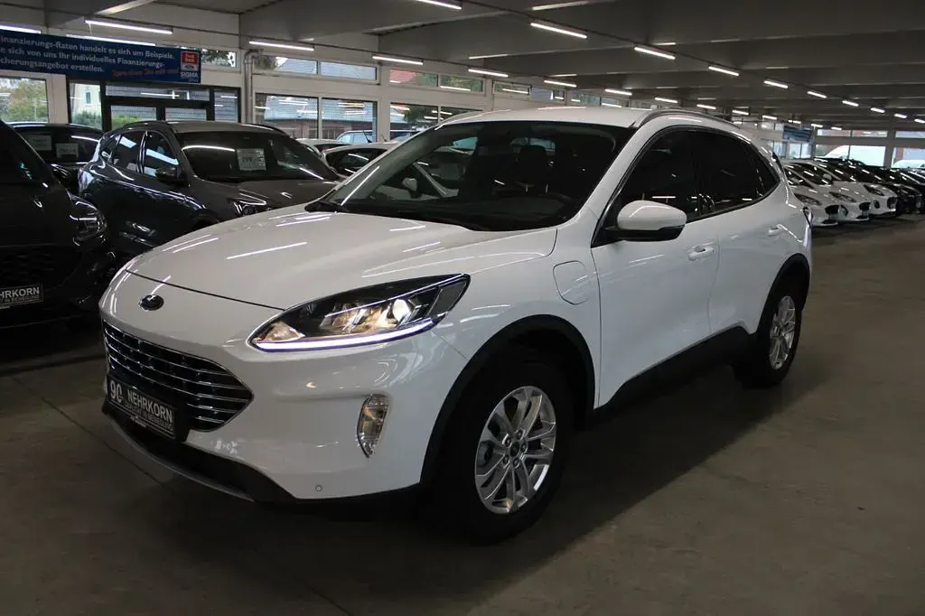 Gebraucht Ford Kuga Titanium 224 PS (164 kW) 2022 Weiß SUV