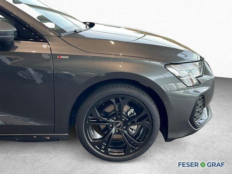 Gebraucht Audi A3 S-Line 150 PS (110 kW) 2026 Daytonagrau perleffekt Limousine
