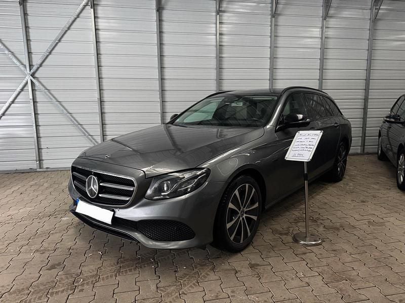 Gebraucht Mercedes E300 197 PS (144 kW) 2019 Grau Kombi