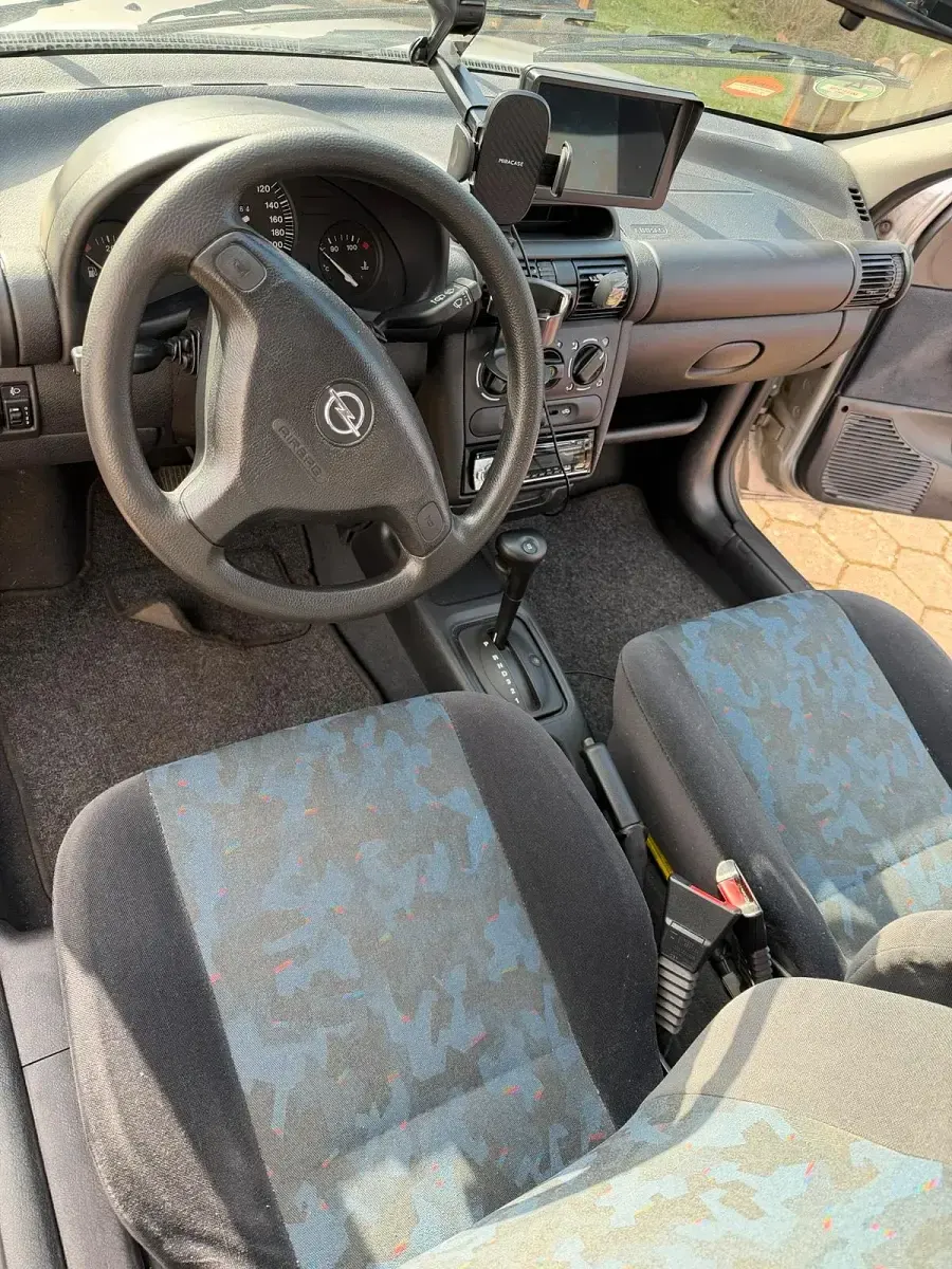 Gebraucht Opel Corsa 65 PS (47 kW) 1999 Silber Kleinwagen